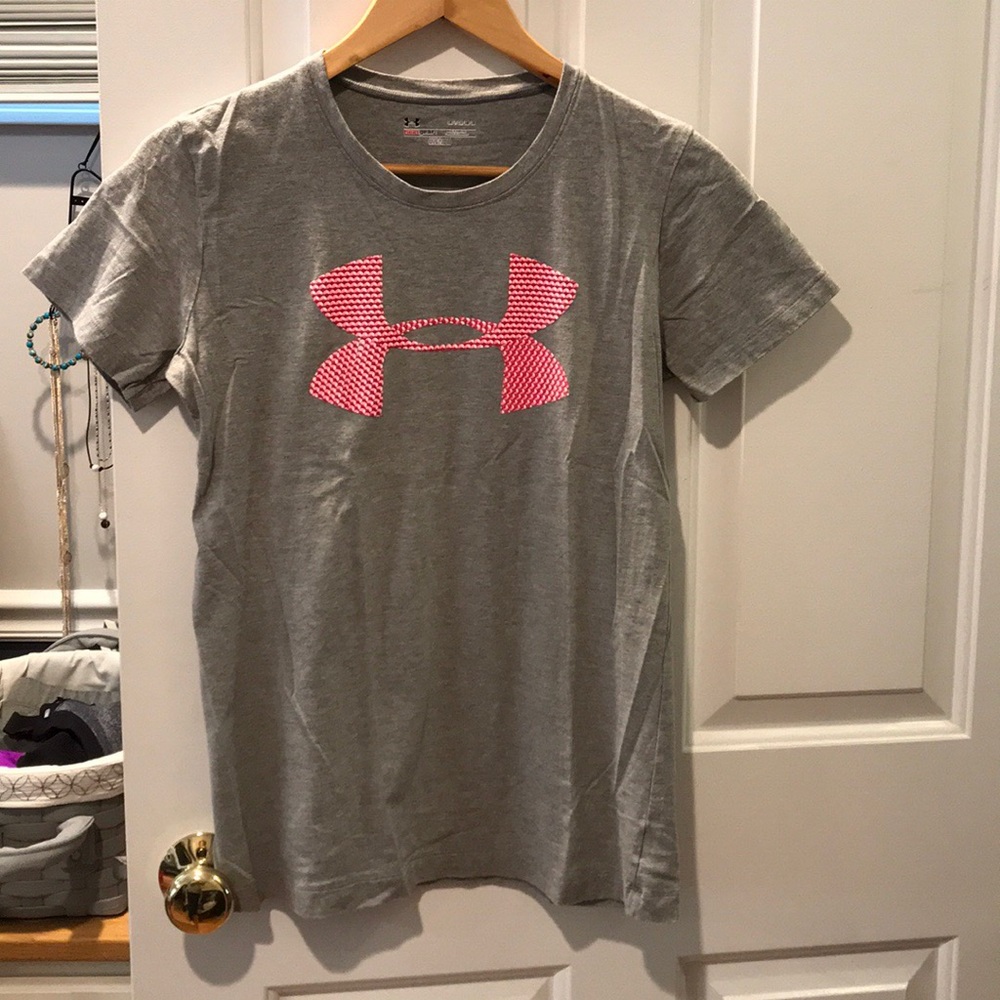 Women’s Under Armour tee shirt